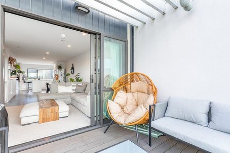 Photo of property in 40 Memorial Park Lane, Hobsonville, Auckland, 0618