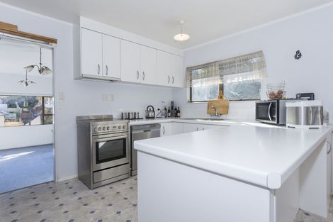 Photo of property in 11 Dunton Drive, Welcome Bay, Tauranga, 3112