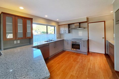 Photo of property in 18 Sharples Place, Somerville, Auckland, 2014