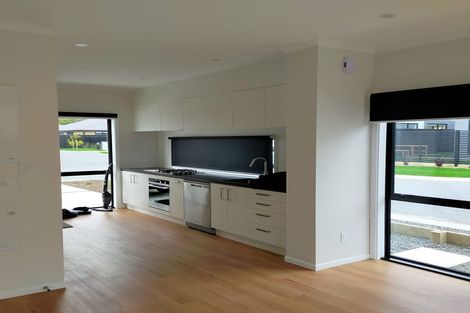 Photo of property in 4 Desert Gold Lane, Wallaceville, Upper Hutt, 5018