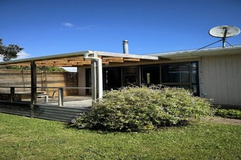 Photo of property in 2/751 Swanson Road, Swanson, Auckland, 0612