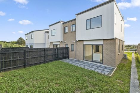 Photo of property in 62a Crestview Rise, Papakura, 2110