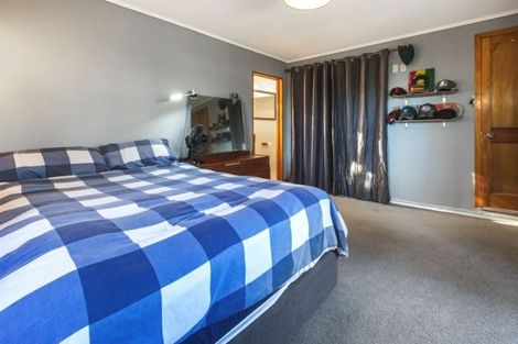 Photo of property in 92 Conclusion Street, Ascot Park, Porirua, 5024