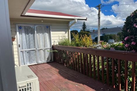 Photo of property in 2/2 Aotea Road, Glen Eden, Auckland, 0602