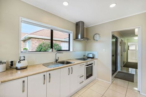 Photo of property in 1 Elcoat Avenue, Henderson, Auckland, 0612