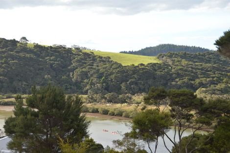 Photo of property in 14 Waterview Place, Haruru, 0204