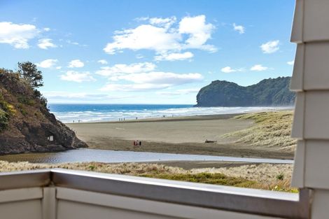 Photo of property in 47 Marine Parade South, Piha, 0772
