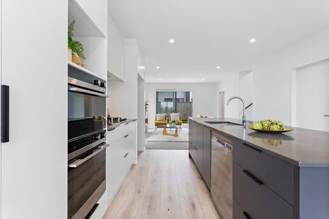 Photo of property in 15 Aquamarine Road, Rosehill, Papakura, 2113