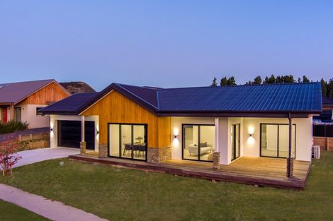 Photo of property in 27 The Heights Avenue, Wanaka, 9305