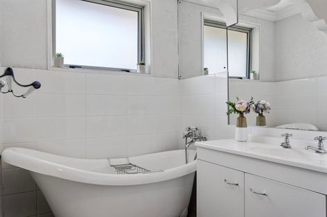 Photo of property in 2/12 Oxley Avenue, St Albans, Christchurch, 8014