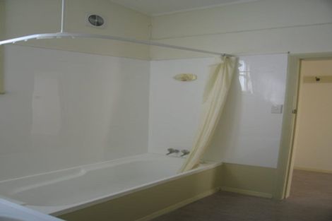 Photo of property in 213 The Parade, Island Bay, Wellington, 6023