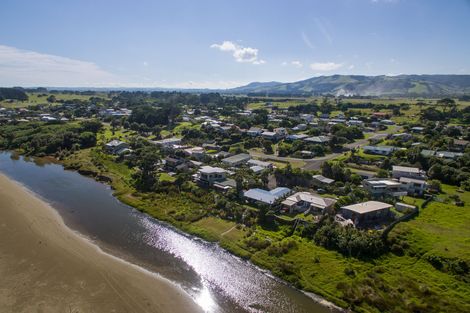 Photo of property in 14 Kotare Street, Ahipara, Kaitaia, 0481