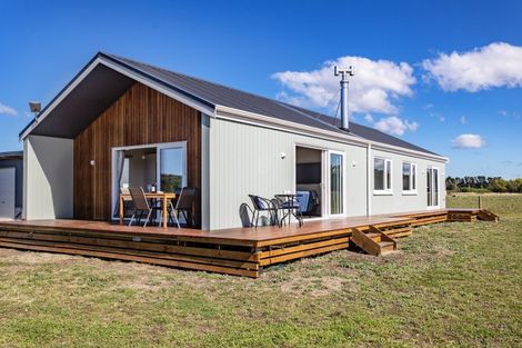 Photo of property in 86 Racecourse Road, Amberley, 7482