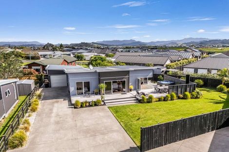 Photo of property in 10 Rena Place, Whitianga, 3510