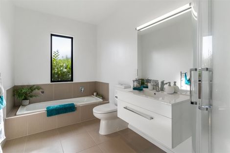 Photo of property in 31 Battalion Drive, Papakura, 2110