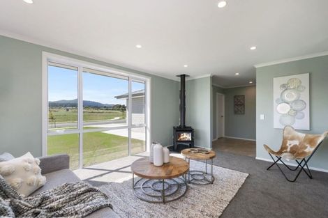 Photo of property in 12 Karaka Place, Kinloch, Taupo, 3377