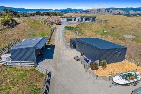 Photo of property in 174 Harakeke Road, Te Horo, Otaki, 5581