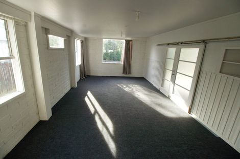 Photo of property in 79 Sabulite Road, Kelston, Auckland, 0602