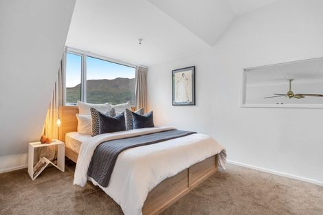 Photo of property in 8 Arawata Terrace, Fernhill, Queenstown, 9300