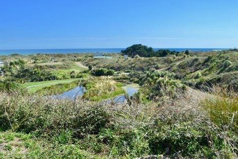 Photo of property in 24 Uxbridge Terrace, Waikawa Beach, Levin, 5573