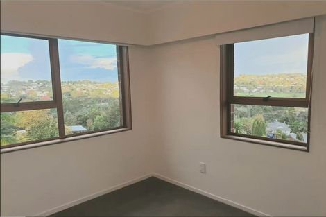 Photo of property in 27 Noeleen Street, Glenfield, Auckland, 0629