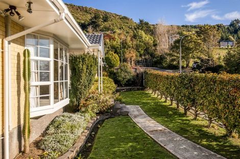 Photo of property in 5 Dalefield Drive, Cashmere, Christchurch, 8022