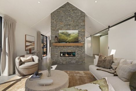 Photo of property in 28 Cunninghams Drive, Jacks Point, Queenstown, 9371