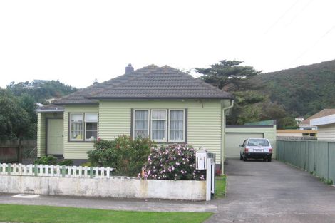 Photo of property in 6 Purser Grove, Fairfield, Lower Hutt, 5011