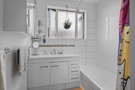 Photo of property in 50 Princes Street, Waikari, 7420