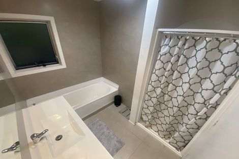 Photo of property in 1/10 Vonnell Place, Birkdale, Auckland, 0626