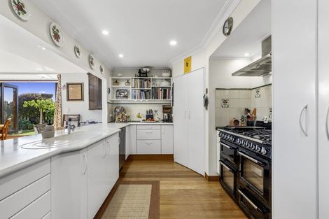 Photo of property in 11 Laing Place, Otumoetai, Tauranga, 3110