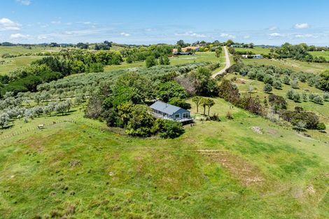 Photo of property in 47 Merril Road, Paparoa, 0571