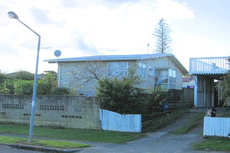 Photo of property in 4 Zelda Avenue, Clover Park, Auckland, 2023