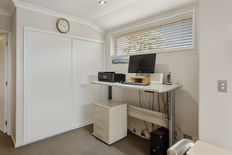 Photo of property in 6a Gleneagles Terrace, Ilam, Christchurch, 8053