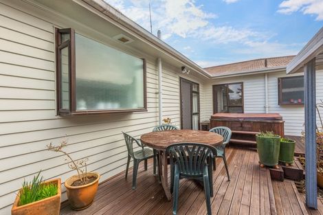 Photo of property in 25 Russell Road, Wainuiomata, Lower Hutt, 5014