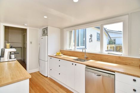 Photo of property in 12 Silvester Street, Woolston, Christchurch, 8023