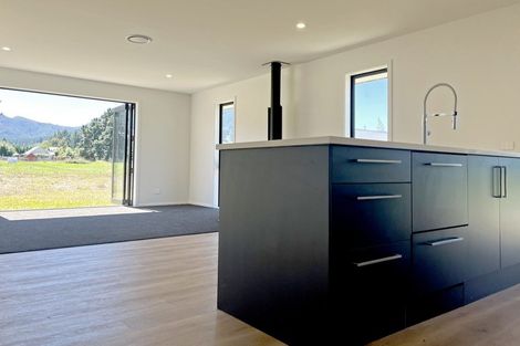 Photo of property in 2 Balfour Way, Hanmer Springs, 7334