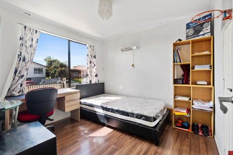 Photo of property in 1/1 Rebecca Rise, Weymouth, Auckland, 2103