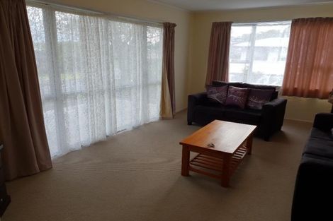 Photo of property in 18 St Catherine Crescent, West Harbour, Auckland, 0618