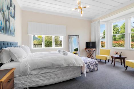 Photo of property in 98 Jellicoe Street, Martinborough, 5711