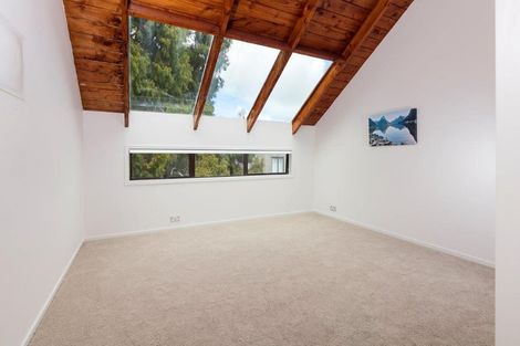 Photo of property in 2 George Laurenson Lane, Mount Roskill, Auckland, 1041