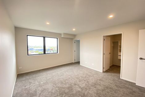 Photo of property in 17b Buscomb Avenue, Henderson, Auckland, 0610
