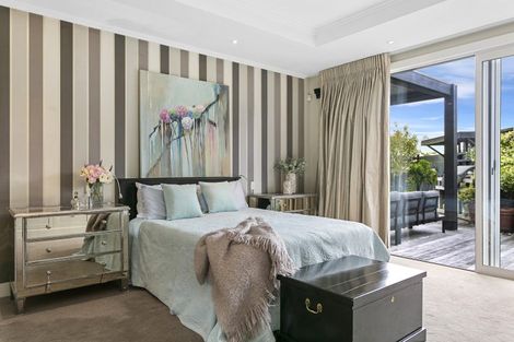 Photo of property in 21 Pukenamu Road, Rainbow Point, Taupo, 3330