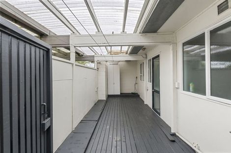 Photo of property in 2/11 Overton Road, Papatoetoe, Auckland, 2025