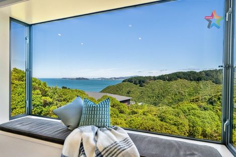 Photo of property in 7 Green Park Lane, Korokoro, Lower Hutt, 5012