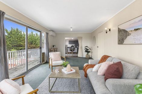 Photo of property in 21 Akaroa Drive, Maupuia, Wellington, 6022