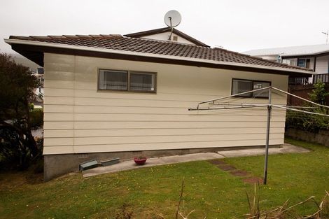 Photo of property in 32 Fyvie Avenue, Tawa, Wellington, 5028