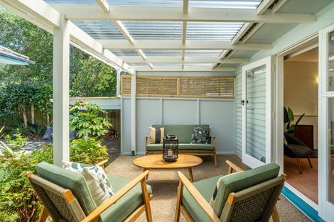 Photo of property in 2/12 Maleme Avenue, Belmont, Auckland, 0622