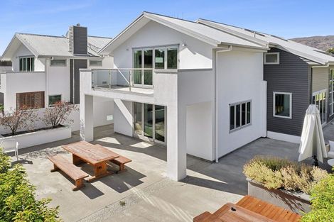 Photo of property in 15 Jessies Crescent, Wanaka, 9305