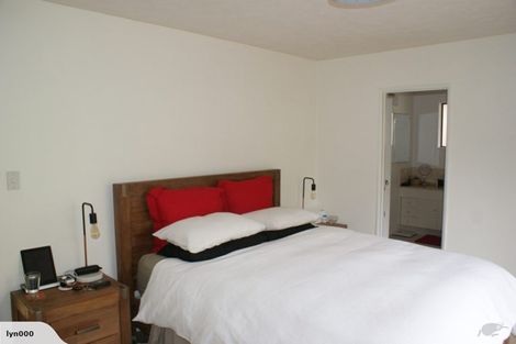 Photo of property in 20 Taupata Street, Redcliffs, Christchurch, 8081